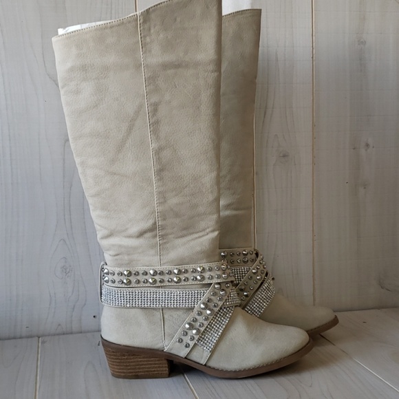 Not Rated Shoes - NWT Not Rated Cream Boots